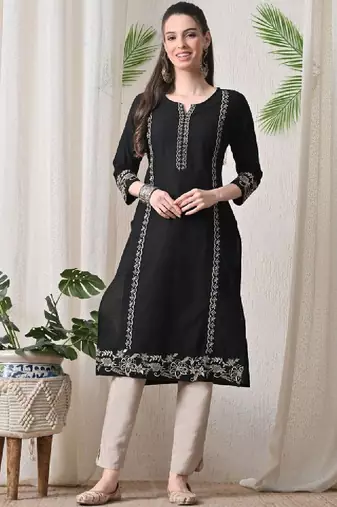 Women embroidered thread work floral kurta