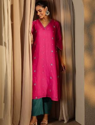 Women floral embroidered thread work kurta 3
