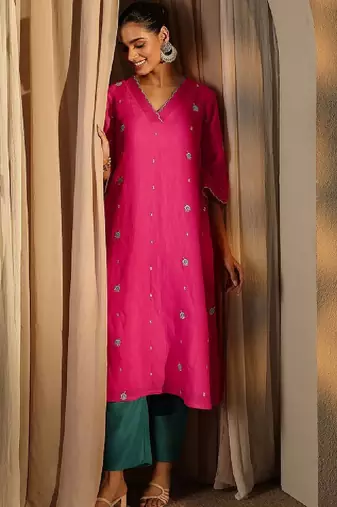 Women floral embroidered thread work kurta