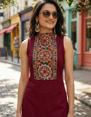 Women ethnic motifs embroidered patchwork kurta 2