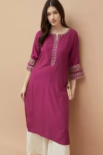 Women embroidered floral kurta