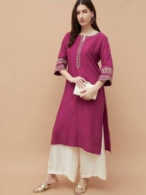 Women embroidered floral kurta 2