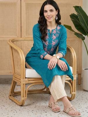Women floral embroidered regular sleeves thread work kurta 2