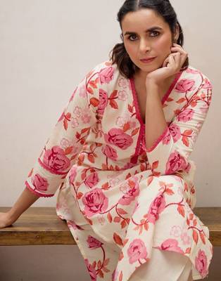 Women floral printed kurta 1