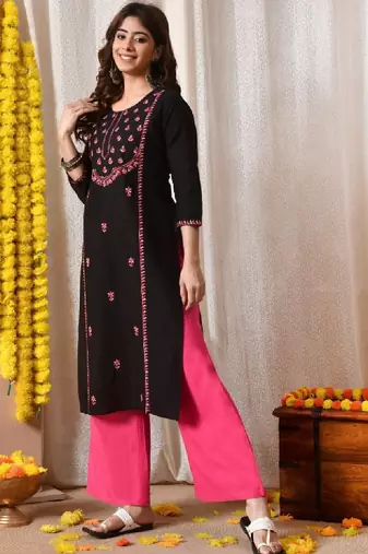 Women floral embroidered flared sleeves floral kurta