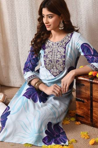 Women embroidered floral kurta