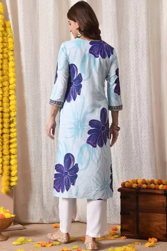 Women embroidered floral kurta