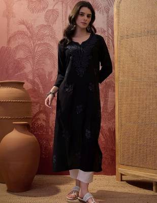 Embroidered round neck kurta 1