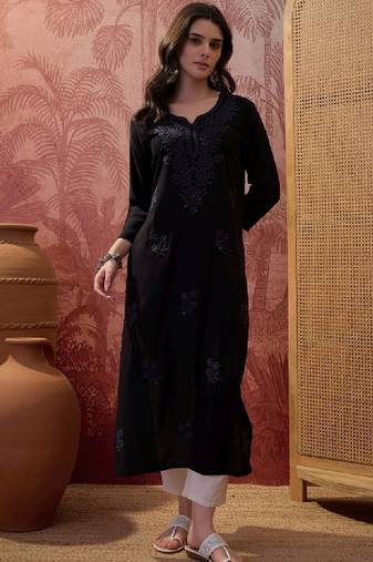 Embroidered round neck kurta