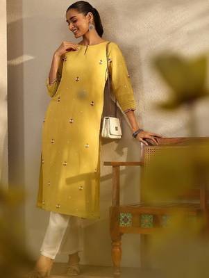 Women ethnic motifs embroidered keyhole neck thread work chanderi cotton kurta 1