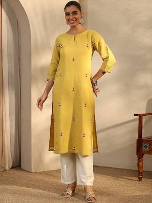 Women ethnic motifs embroidered keyhole neck thread work chanderi cotton kurta 2