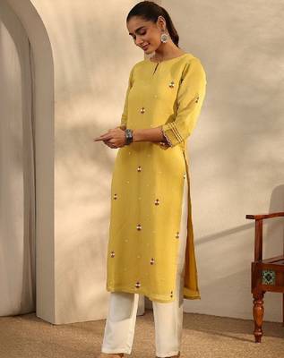 Women ethnic motifs embroidered keyhole neck thread work chanderi cotton kurta 3