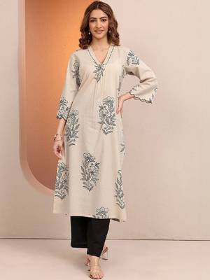 Women floral printed flared sleeves floral kurta 1