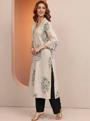 Women floral printed flared sleeves floral kurta 3