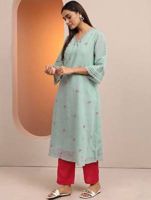 Women floral embroidered v-neck thread work chanderi cotton straight kurta 3