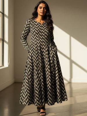 Women chevron printed anarkali kurta 3