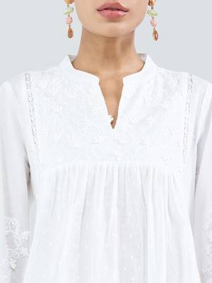 Women embroidered thread work white romance kurta 2