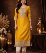 Women ethnic motifs embroidered thread work kurta