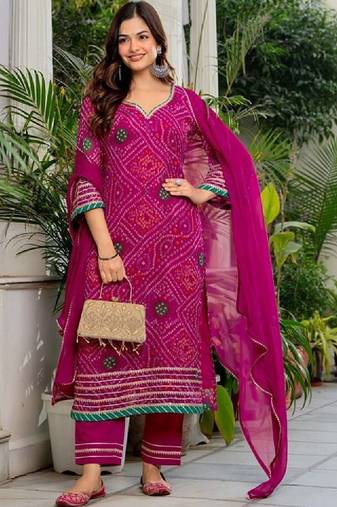 Women bandhani printed gotta patti kurta