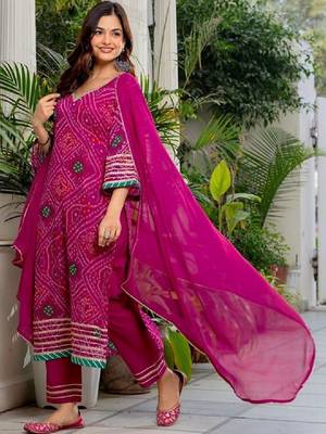 Women bandhani printed gotta patti kurta 3