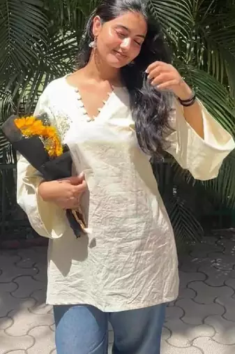 Women bell sleeves handloom kurta