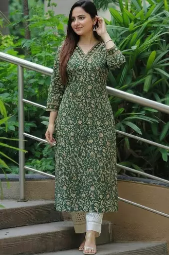 Women ethnic motifs printed kurta