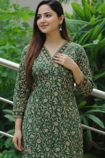 Women ethnic motifs printed kurta