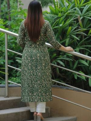 Women ethnic motifs printed kurta 3