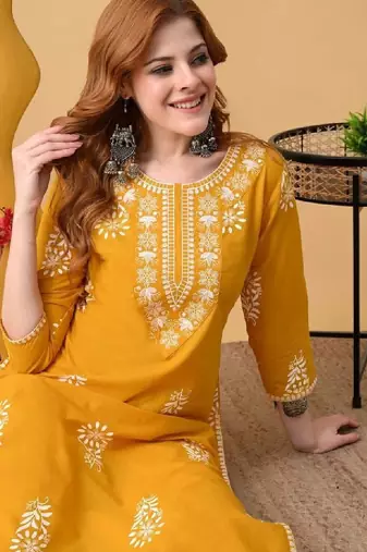 Women embroidered thread work kurta