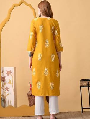 Women embroidered thread work kurta 2