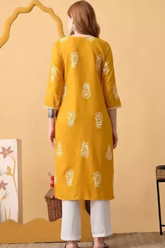Women embroidered thread work kurta