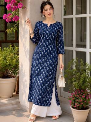 Women ethnic motifs printed kurta 1