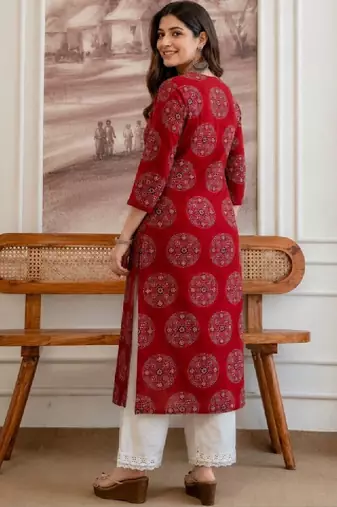 Women ethnic motifs printed v-neck kurta