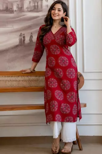 Women ethnic motifs printed v-neck kurta