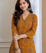 Women ethnic motifs printed handloom kurta