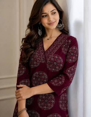 Women ethnic motifs printed handloom kurta 3