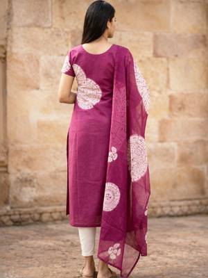 Women ethnic motifs printed kurta 2