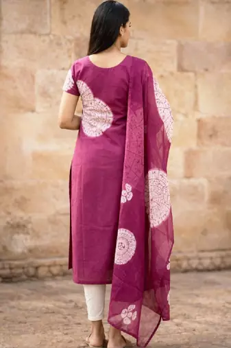 Women ethnic motifs printed kurta