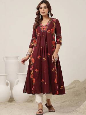 Women floral printed thread work floral kurta 3