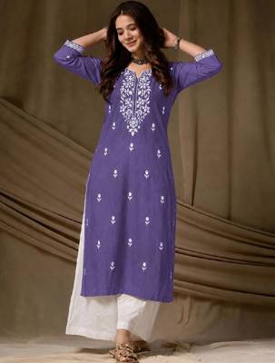 Women ethnic motifs embroidered thread work kurta 1