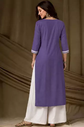 Women ethnic motifs embroidered thread work kurta