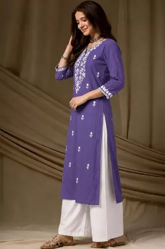 Women ethnic motifs embroidered thread work kurta