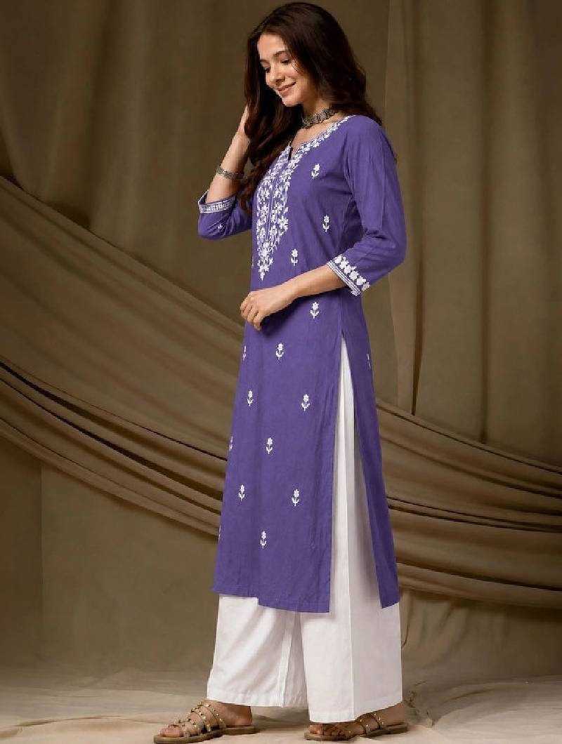 Women ethnic motifs embroidered thread work kurta