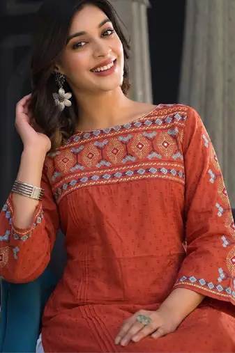 Women geometric embroidered mirror work dobby kurta