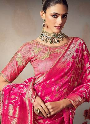 pink chiniya silk blend with beautiful lace border & piping designer saree 4