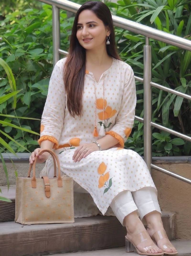 Women floral printed floral kurta