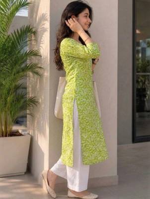 Women ethnic motifs printed kurta 3
