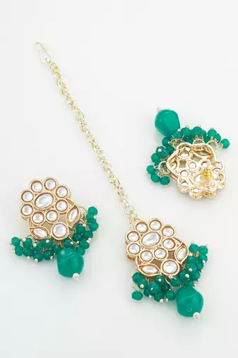 green kundan choker necklace set with earrings and maangtika