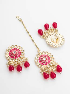 pink meenakari kundan choker necklace set with earrings and maangtika 3