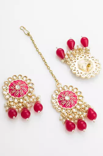 pink meenakari kundan choker necklace set with earrings and maangtika